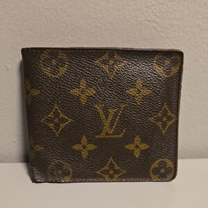 Louis Vuitton Monogram Bifold Wallet